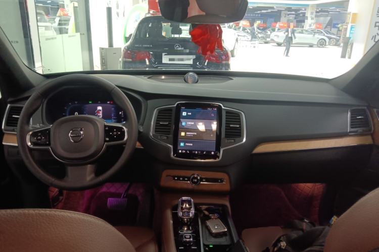 Used Volvo XC90 2024 B5 SmartDrive Luxury Edition 5 Seats