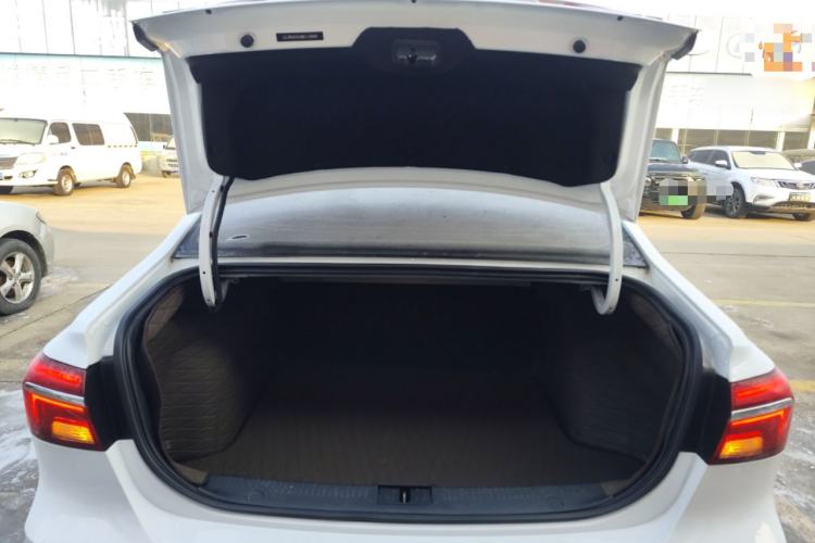 Used Roewe i6 2020 PLUS 1.6L CVT 4G Connected Glory Flagship Edition
