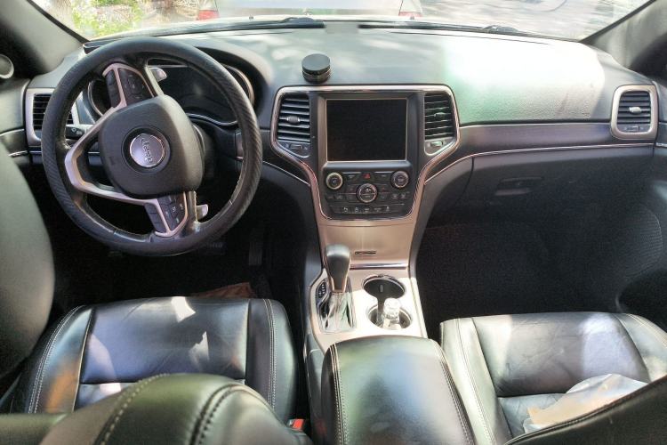 Used Jeep Grand Cherokee 2016 3.0L Comfort Navigation Edition Center Console