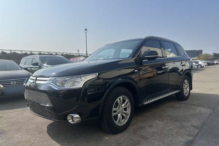 Used Mitsubishi Outlander 2014 2.0L Two-Wheel Drive Sport Value Edition 5 Seats