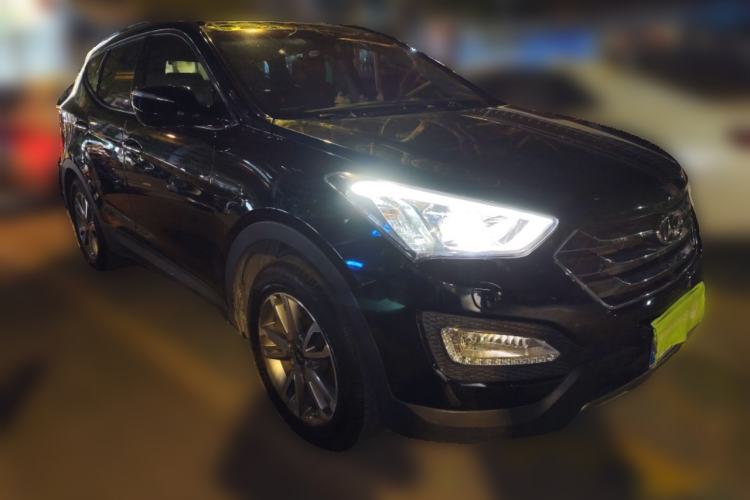 Used Hyundai Santa Fe 2013 Revised Version 2.4L Automatic All-Wheel Drive Luxury Trim