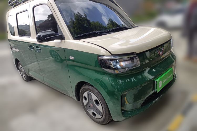 Used Wuling Zhiguang New Energy 2025 Comfort Model Front Right 45 Deg