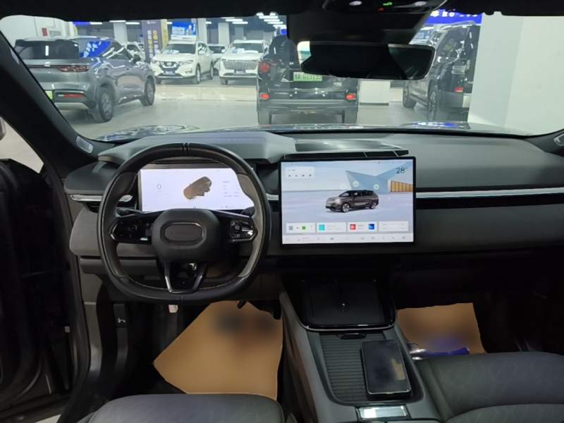 Used Lynk & Co 08 EM-P 2025 120km Long-Range Pro — 9