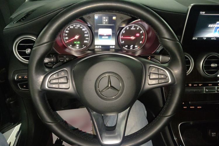 Used Mercedes-Benz GLC 2019 Facelift GLC 260 L 4MATIC Luxury Model Steering Wheel