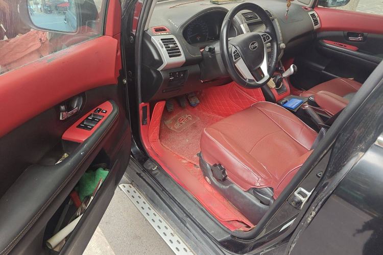 Used BYD S6 2014 2.0L Manual Luxury 5-Seater Driver Seat