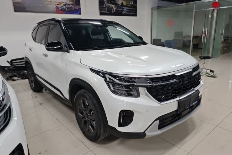 Used Kia Seltos 2023 1.5L CVT Luxury Edition Front Right 45 Deg