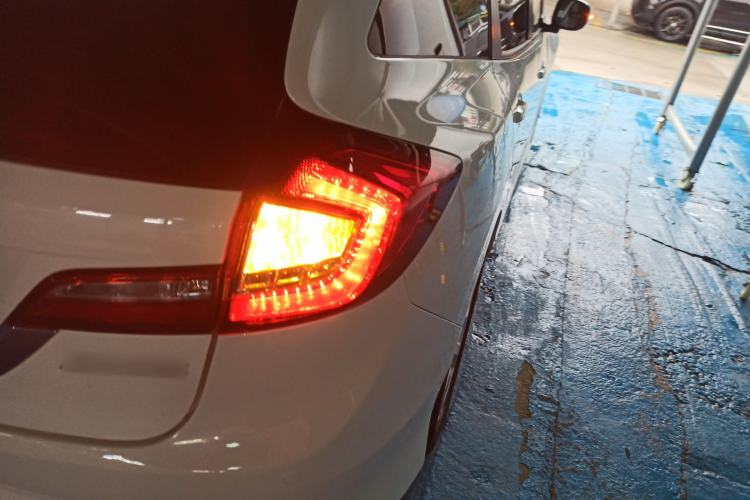 Used Honda Jade 2013 1.8L automatic Comfort version 5 seats