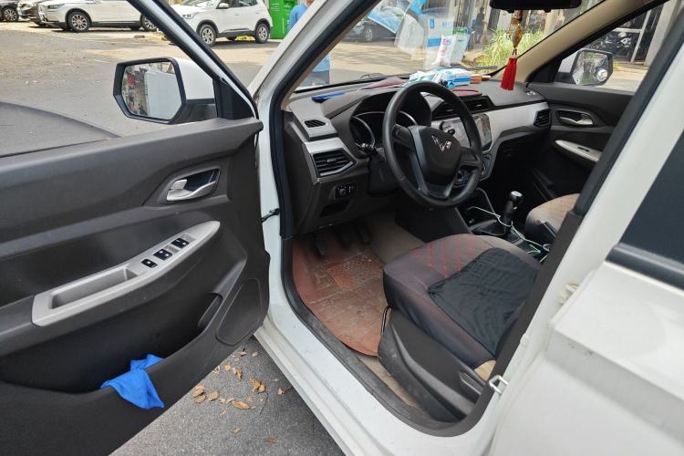 Used Wuling Hongguang 2018 1.5L S Comfort Model L2B
