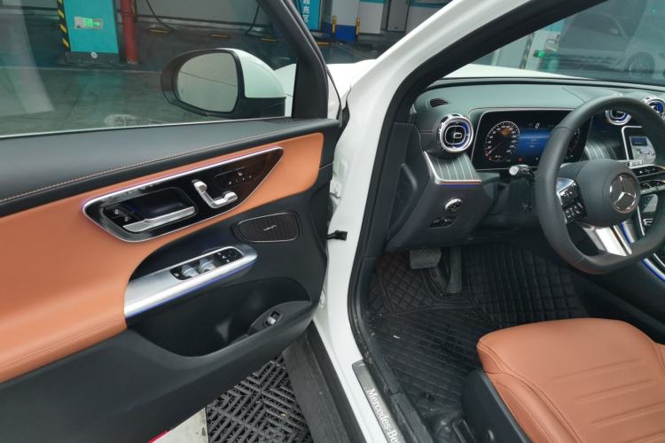 Used Mercedes-Benz GLC 2023 GLC 260 L 4MATIC Luxury Model 5 Seats