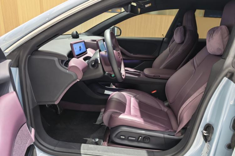 Used Nio ET5T 2025 75 kWh Touring Interior 2