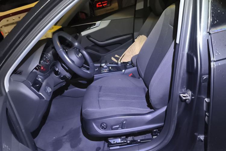 Used Audi A4L 2019 40 TFSI Ambition China VI