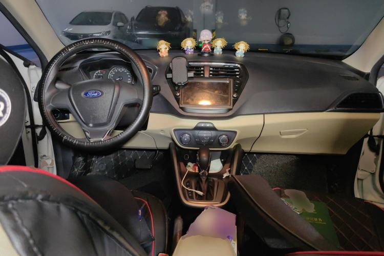 Used Ford Escort 2017 1.5L Automatic Comfort Model Center Console