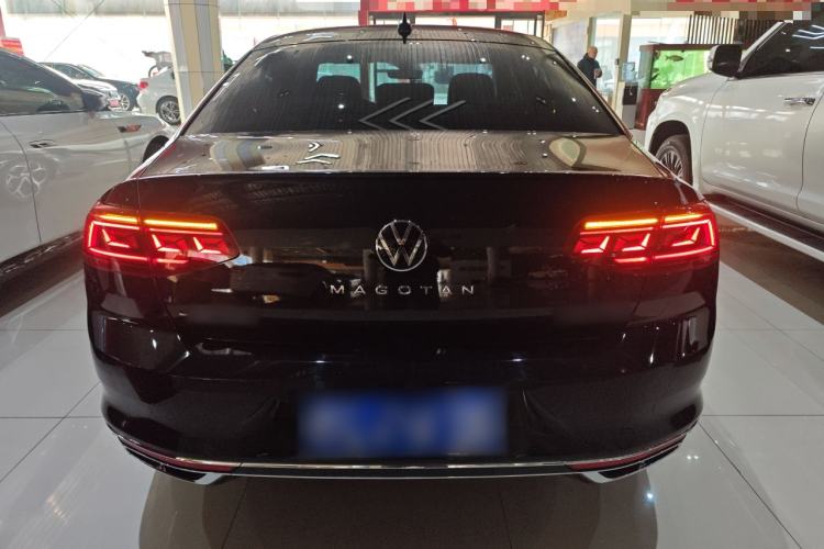 Used Volkswagen Magotan 2025 Revised Version Zhongxiang Edition 330TSI DSG Luxury Trim