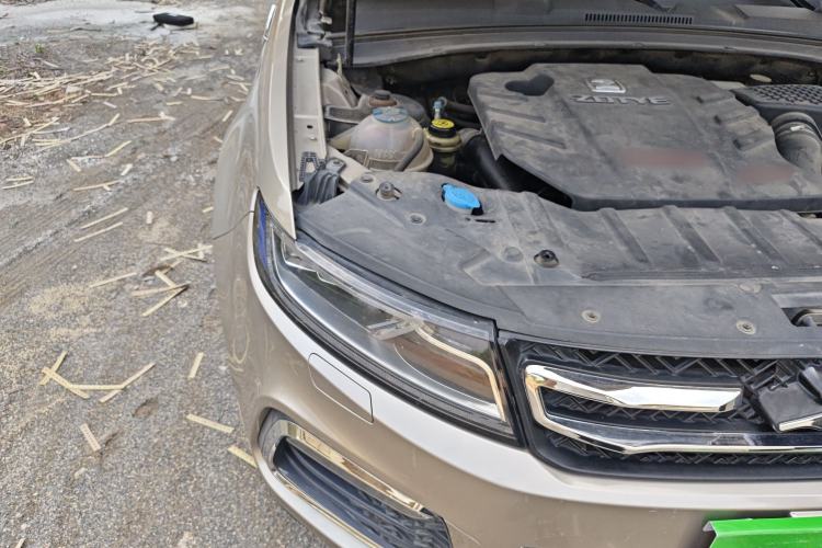 Used Zotye T600 2016 Sport Edition 2.0T DCT Prestige Model Right Front Headlight