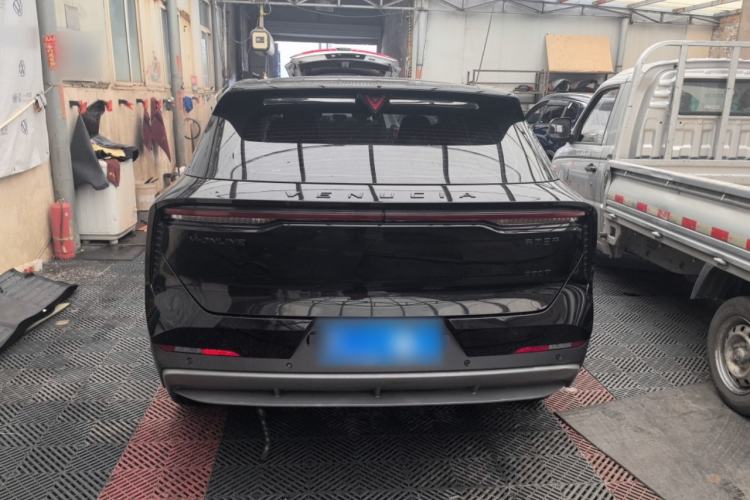 Used Venucia V 2022 260T Black Horse Edition · Idol Rear