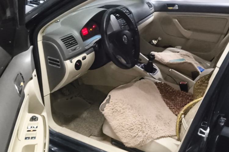 Used Volkswagen Sagitar 2009 1.6L Manual Comfort Edition