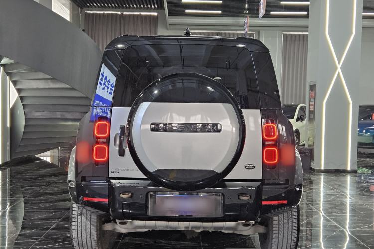 Used Land Rover Defender 2023 Facelift 110 3.0T P400 X-DYNAMIC HSE Exterior 4