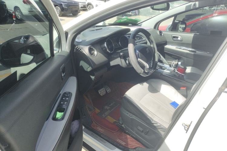 Used Peugeot 3008 2013 1.6THP Roland Garros Edition Driver Seat