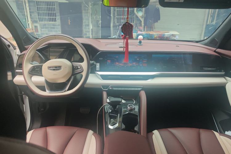 Used Geely Auto Monjaro L 2021 2.0TD DCT EVO Two-Wheel Drive Prestige Version Center Console