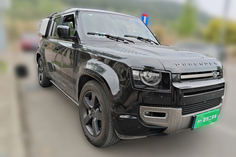 Used Land Rover Defender 2022 110 P400 X-DYNAMIC HSE Front Right 45 Deg