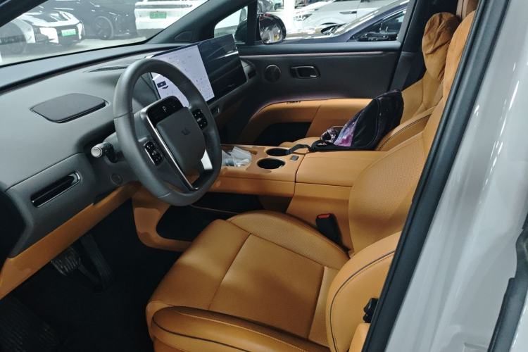 Used Li Auto i8 2025 Model Standard Version Left Front Seat