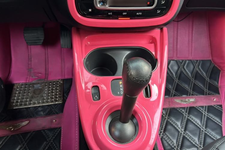 Used smart fortwo 2015 1.0L 52 kW hardtop Dynamic version