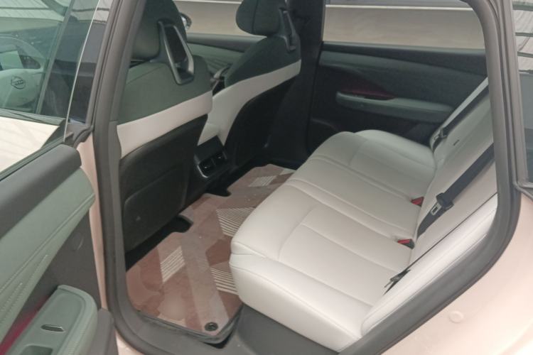 Used Nissan N7 2025 625 Max Interior 4