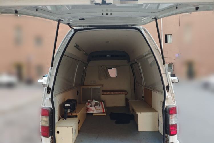 Used Jinbei Hiace 2014 2.0L 5th-Gen Power King Comfort Version V19
