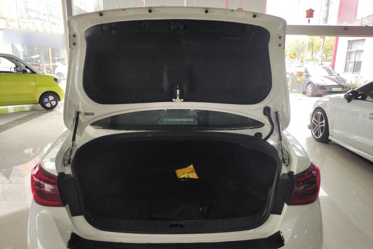 Used Infiniti Q50L 2018 2.0T Enjoyment Edition China V standard Trunk