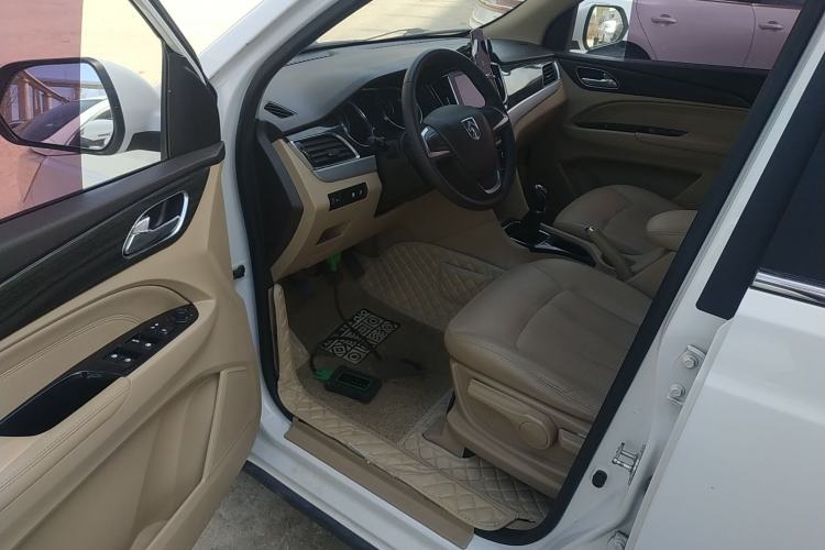 Used Baojun 730 2016 1.5L Manual Comfort Version 7 Seats China V Emission Standard Driver Seat