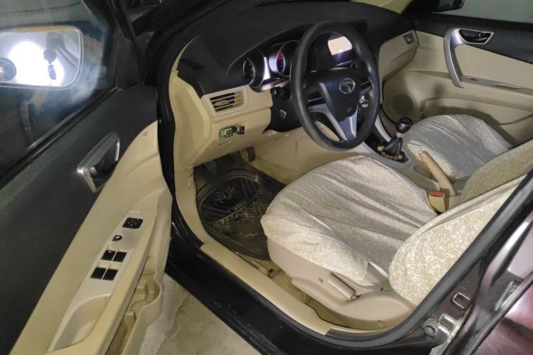 Used Soueast V5 Lingzhi 2013 1.5L Manual Comfort Model CNG Driver Seat