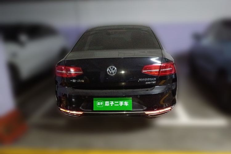 Used Volkswagen Magotan 2017 330TSI DSG Luxury Model Rear