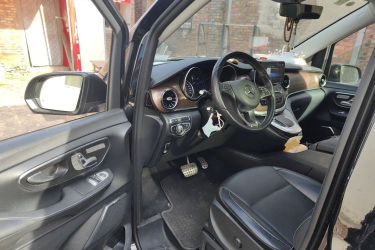 Used Mercedes-Benz V-Class 2021 V 260 L Long Wheelbase Prestige Edition Driver Seat