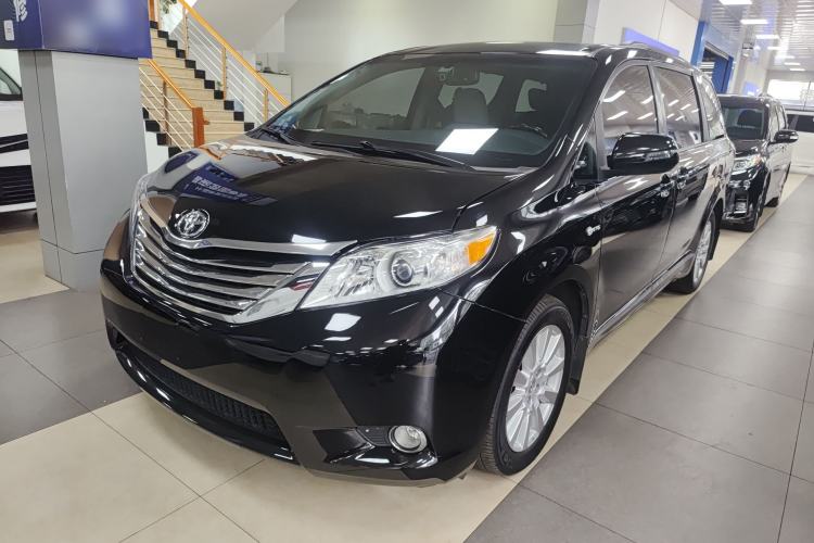Used Toyota SIENNA 2017 3.5L Four-Wheel Drive LE Trim 7 Seats – U.S. Specification