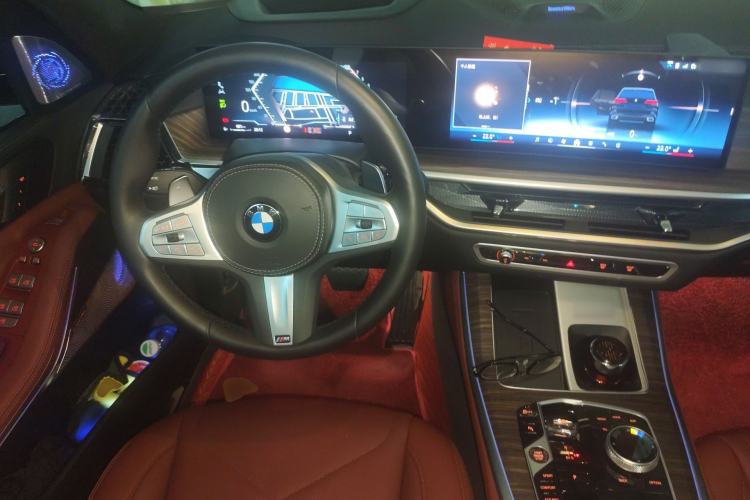 Used BMW X5 2023 xDrive 40Li M Sport Night Edition Package Steering Wheel