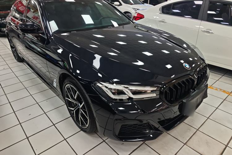 Used BMW 5 Series 2022 Revised Version 3 530Li Luxury Edition M Sport Package Front Right 45 Deg