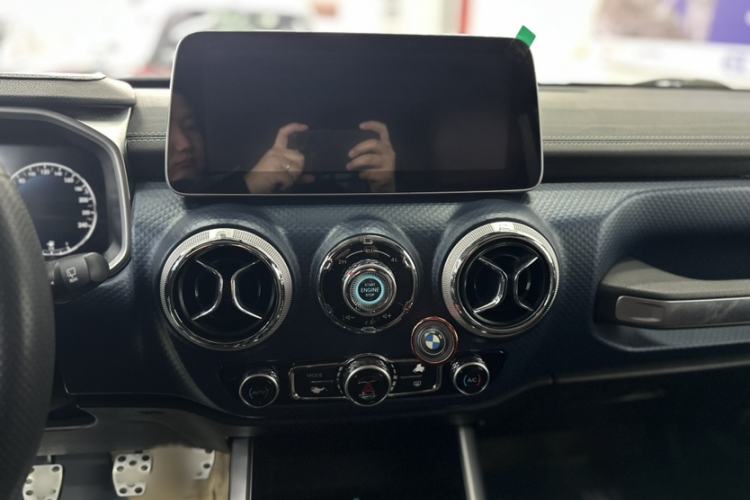 Used BAIC Off-Road BJ40 2018 PLUS 2.0D Manual Four-Wheel Drive Prestige Model China V Emission Standard