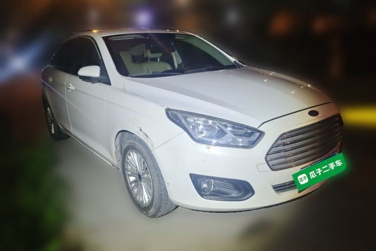 Used Ford Escort 2015 1.5L Automatic Comfort Edition Front Right 45 Deg