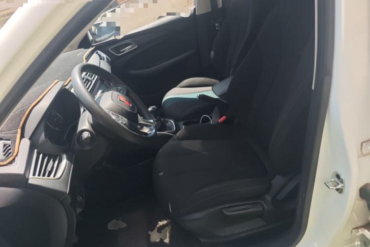 Used Roewe i5 2020 1.5L Manual 4G Connect Luxury Edition
