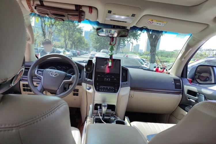 Used Toyota Land Cruiser 
