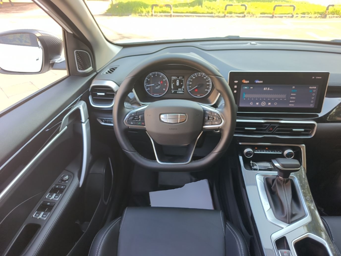 Geely Auto Coolray 2025 Model 1.5L CVT Superpower Edition MAX — снимка 13