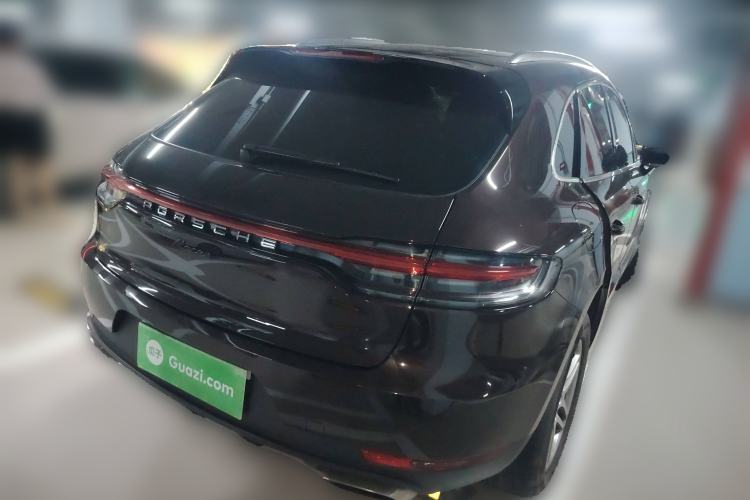 Used Porsche Macan 2020 Macan 2.0T Rear Right 45 Deg