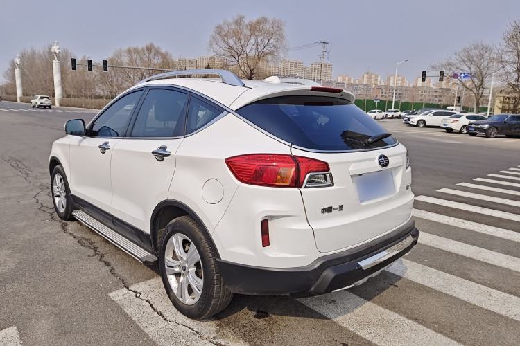 Used Bestune X80 2015 2.0L automatic luxury version
