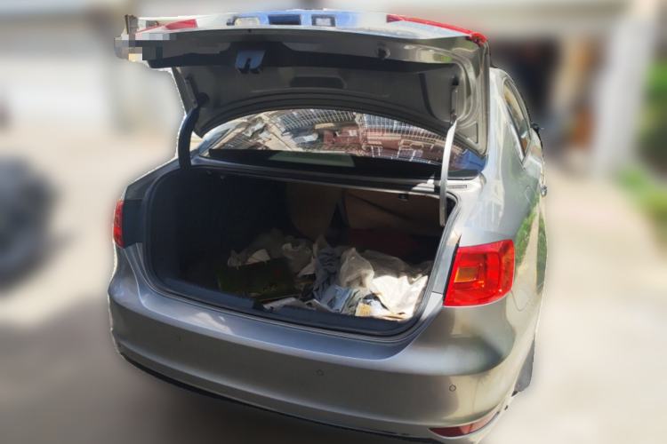 Used Volkswagen Sagitar 2012 1.6L Automatic Comfort Edition Trunk