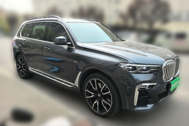 Used BMW X7 2020 xDrive40i Executive M Sport Package Front Right 45 Deg