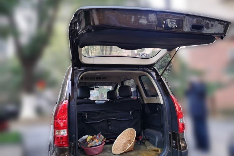 Used Dongfeng Fengon 360 2015 1.5L Manual Luxury 7-Seater China IV Standard