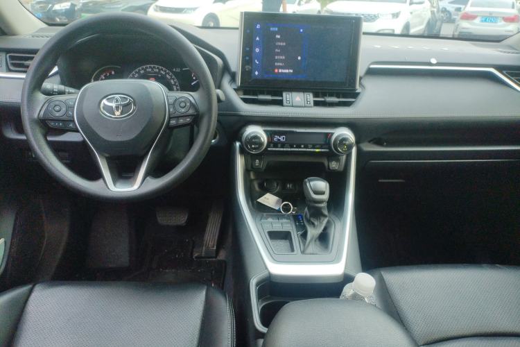 Used Toyota RAV4 2022 2.0L CVT Two-Wheel Drive Fashion Edition Center Console