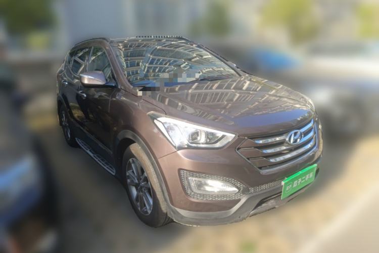 Used Hyundai Santa Fe Classic 2013 Facelift 3.0L 4x4 Comfort Edition with Navigation Euro IV compliant Front Right 45 Deg
