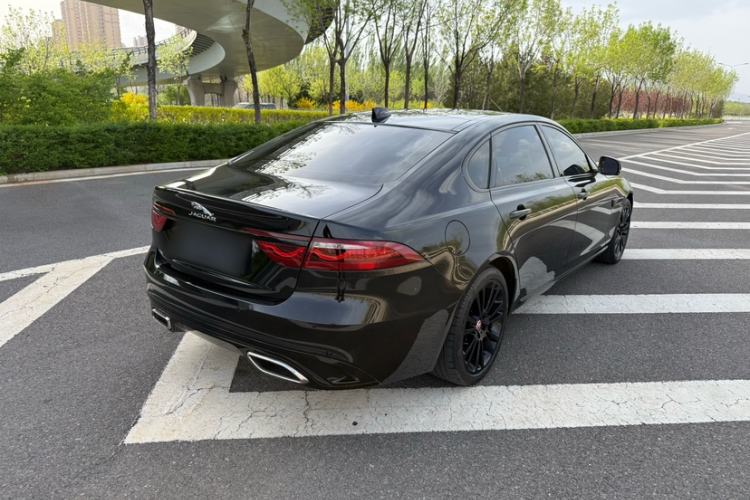 Used Jaguar XFL 2025 Model—2.0T P250, Two-Wheel Drive, Premium Luxury Edition