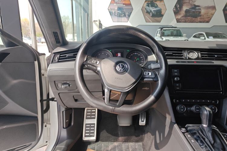 Used Volkswagen FAW-Volkswagen CC 2019 330TSI Glamour Edition China VI Steering Wheel